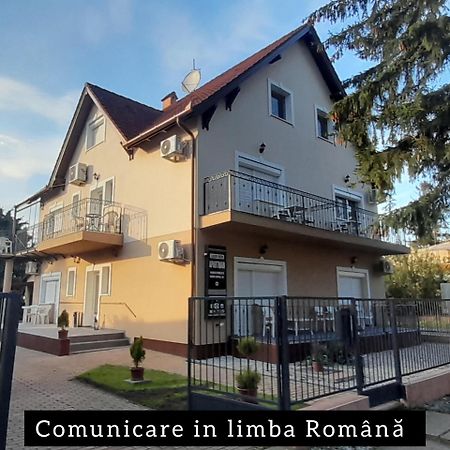 Gabor Aron Apartment Hajdúszoboszló Екстериор снимка