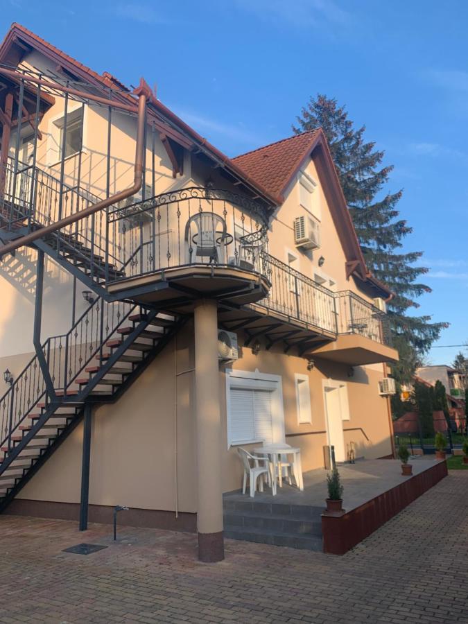 Gabor Aron Apartment Hajdúszoboszló Екстериор снимка