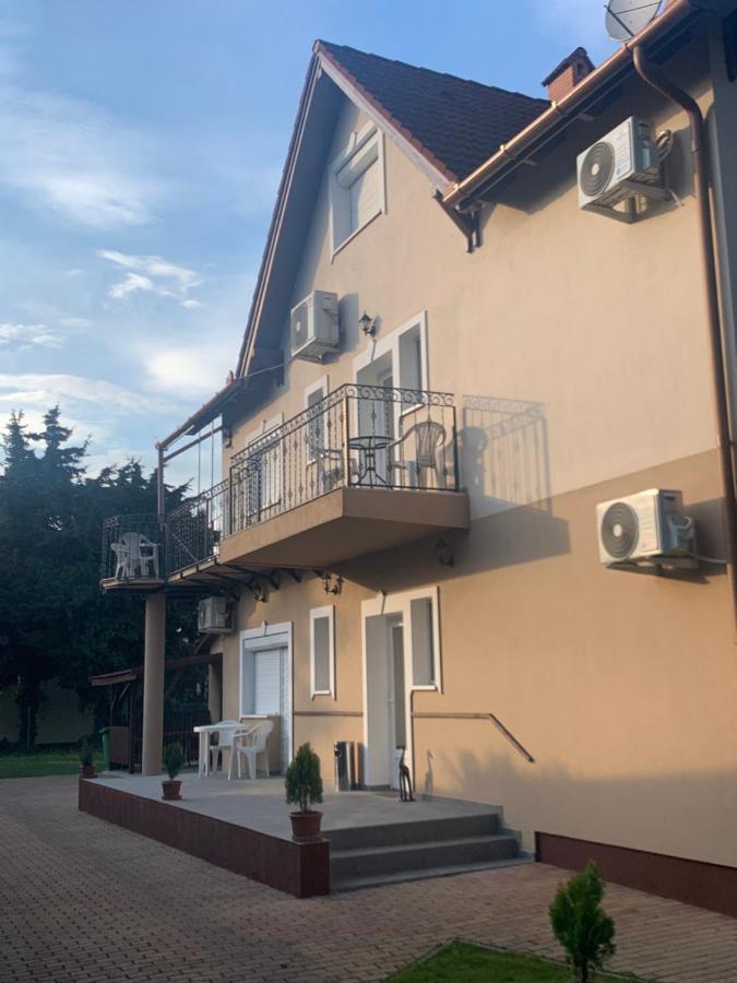Gabor Aron Apartment Hajdúszoboszló Екстериор снимка